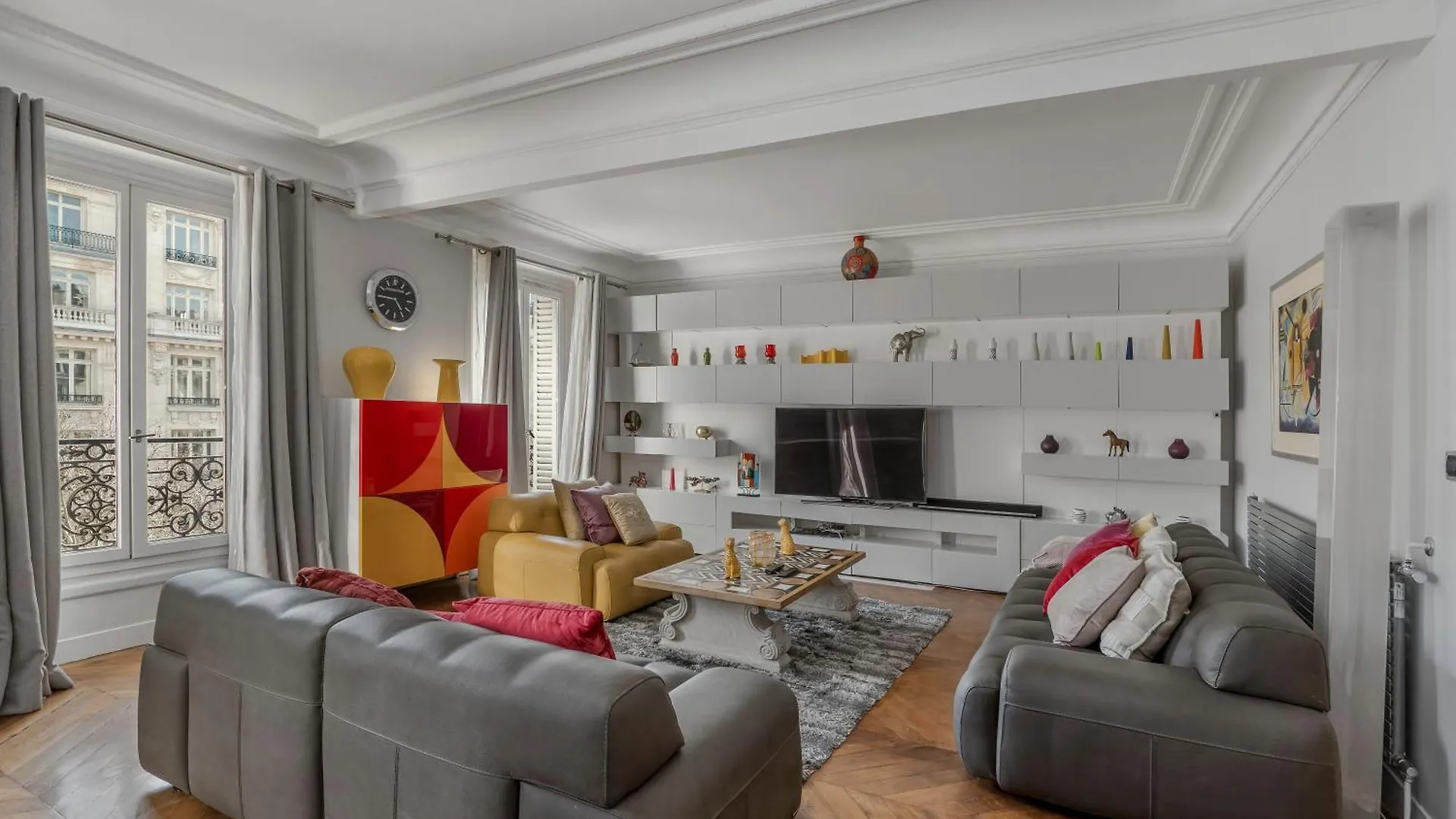 4 Bedroom Avenue Kleber Paris Apartment
