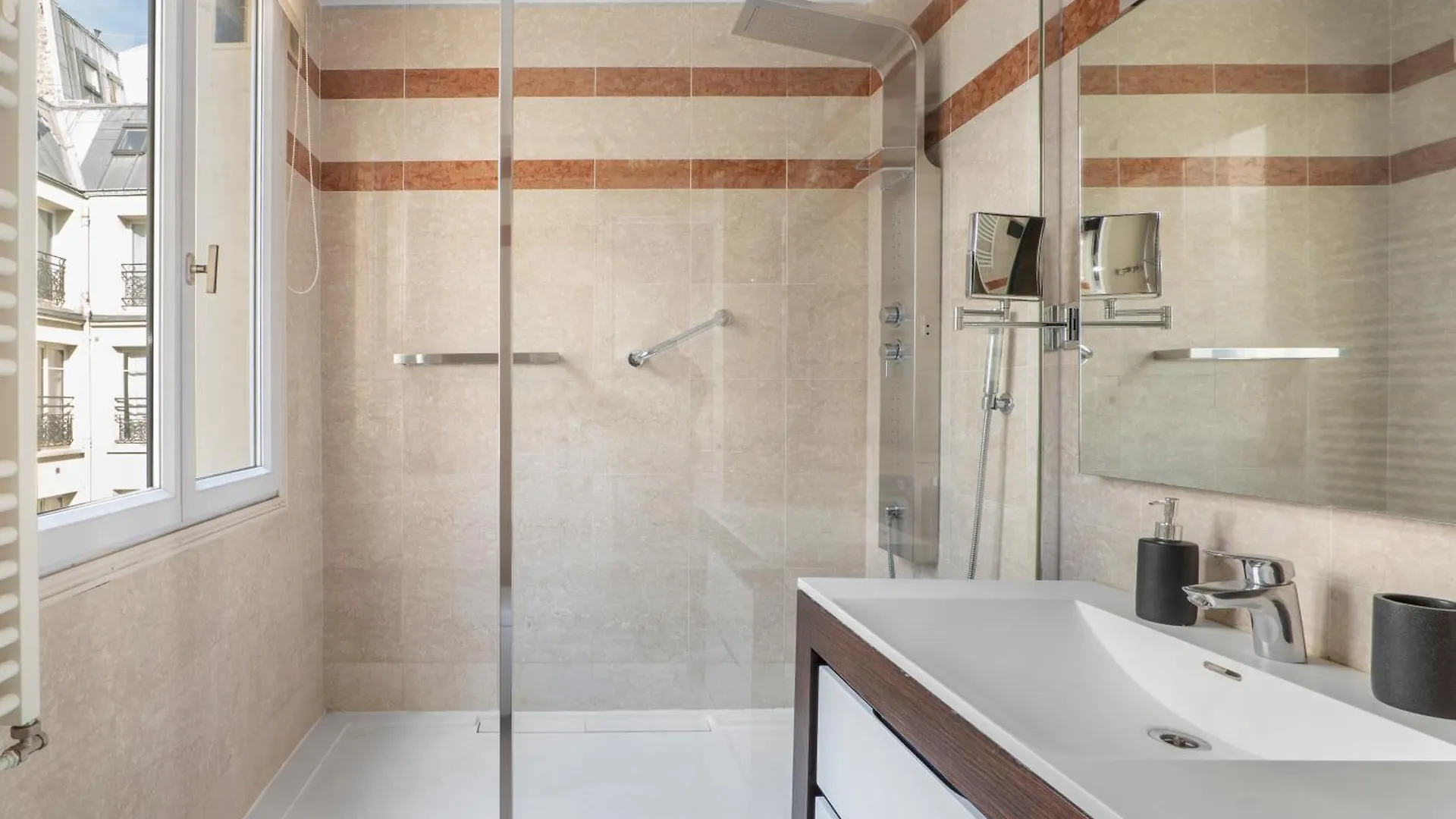 4 Bedroom Avenue Kleber Paříž Apartmán